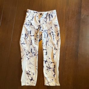 3/$15 Old navy marble crop active leggings size small petite